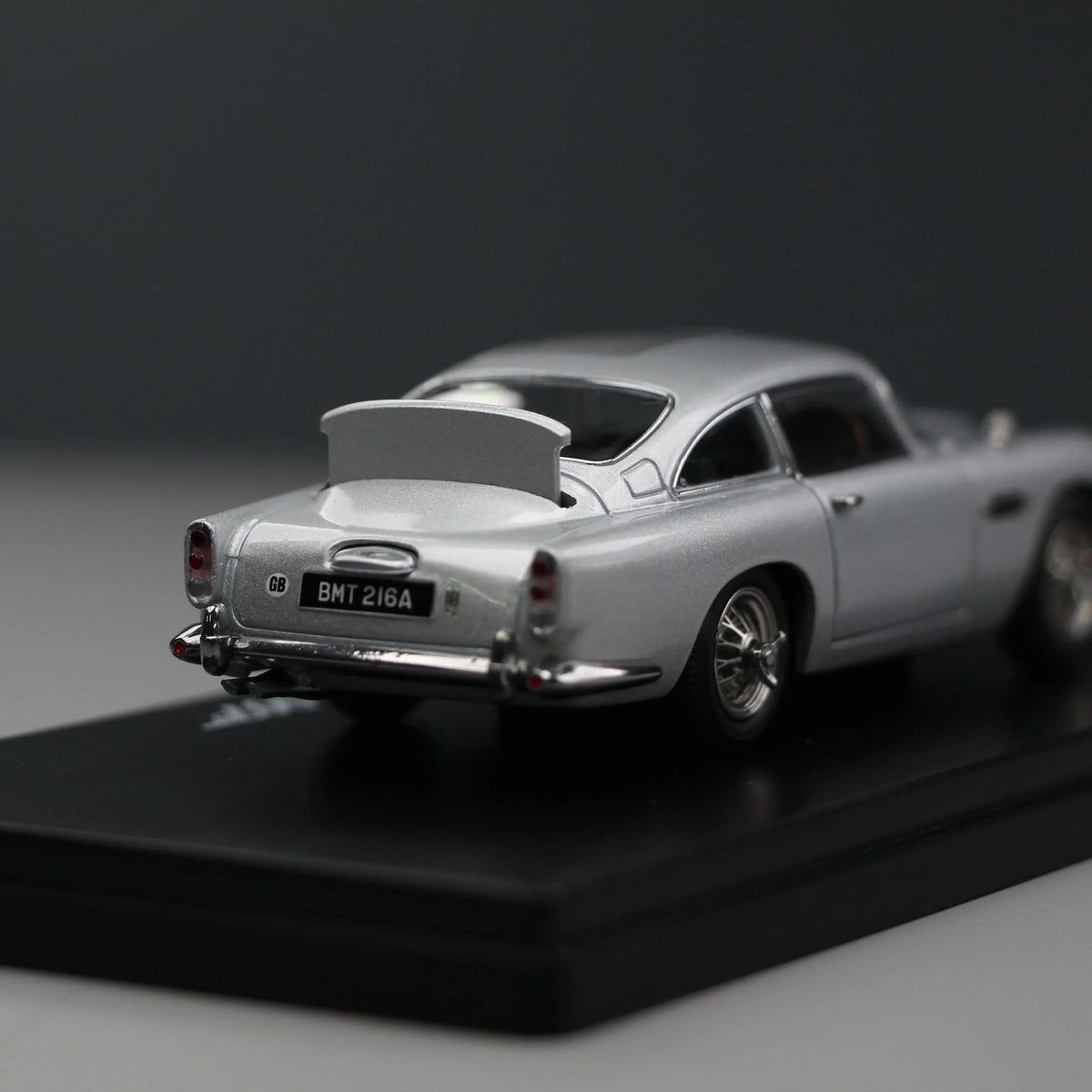 James Bond 007 Aston Martin DB5, 1:43 Scale (Silver) — image 4