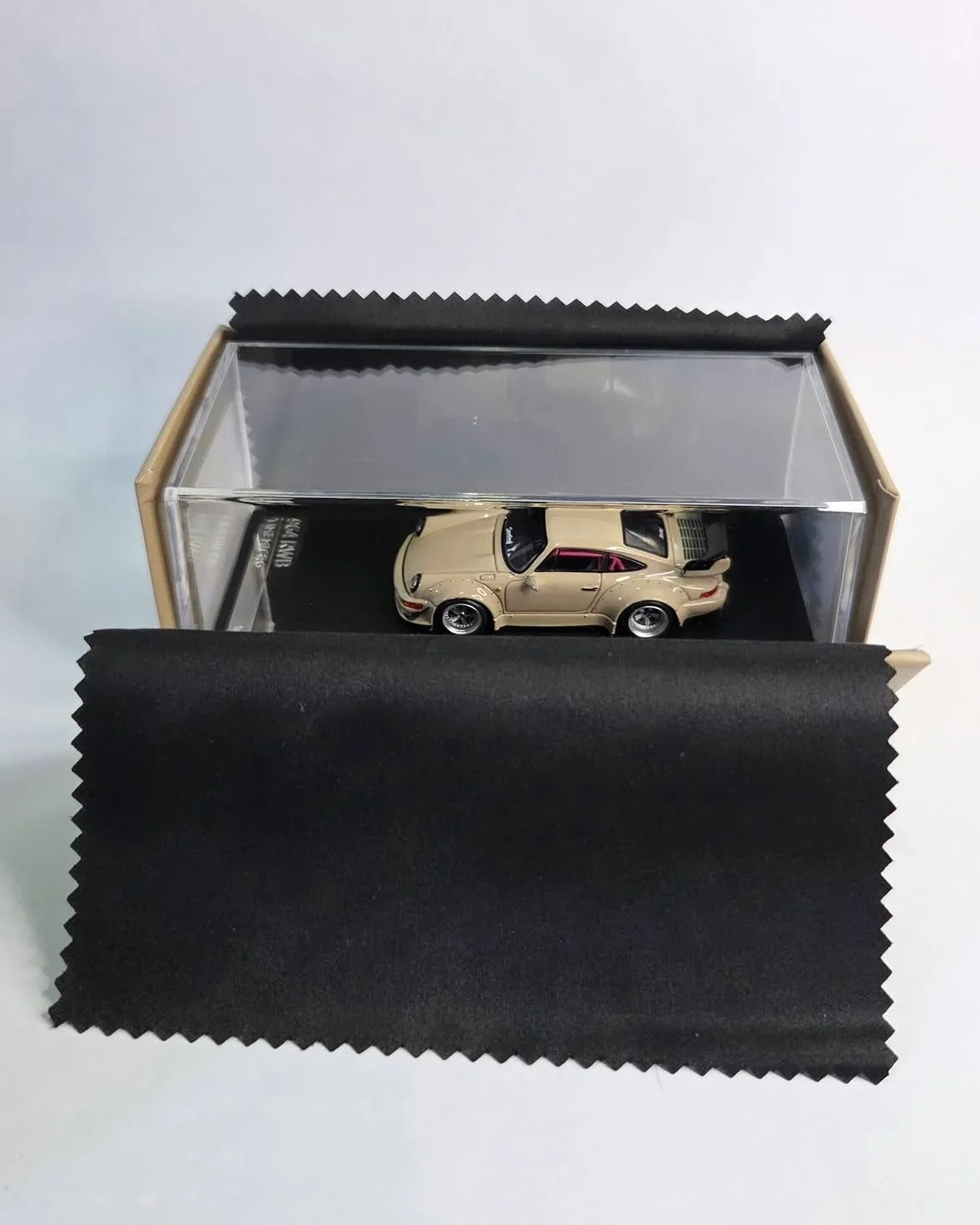 *PRE-ORDER* Porsche diecast RWB 964 , Champagne Gold (Global Release) — image 8