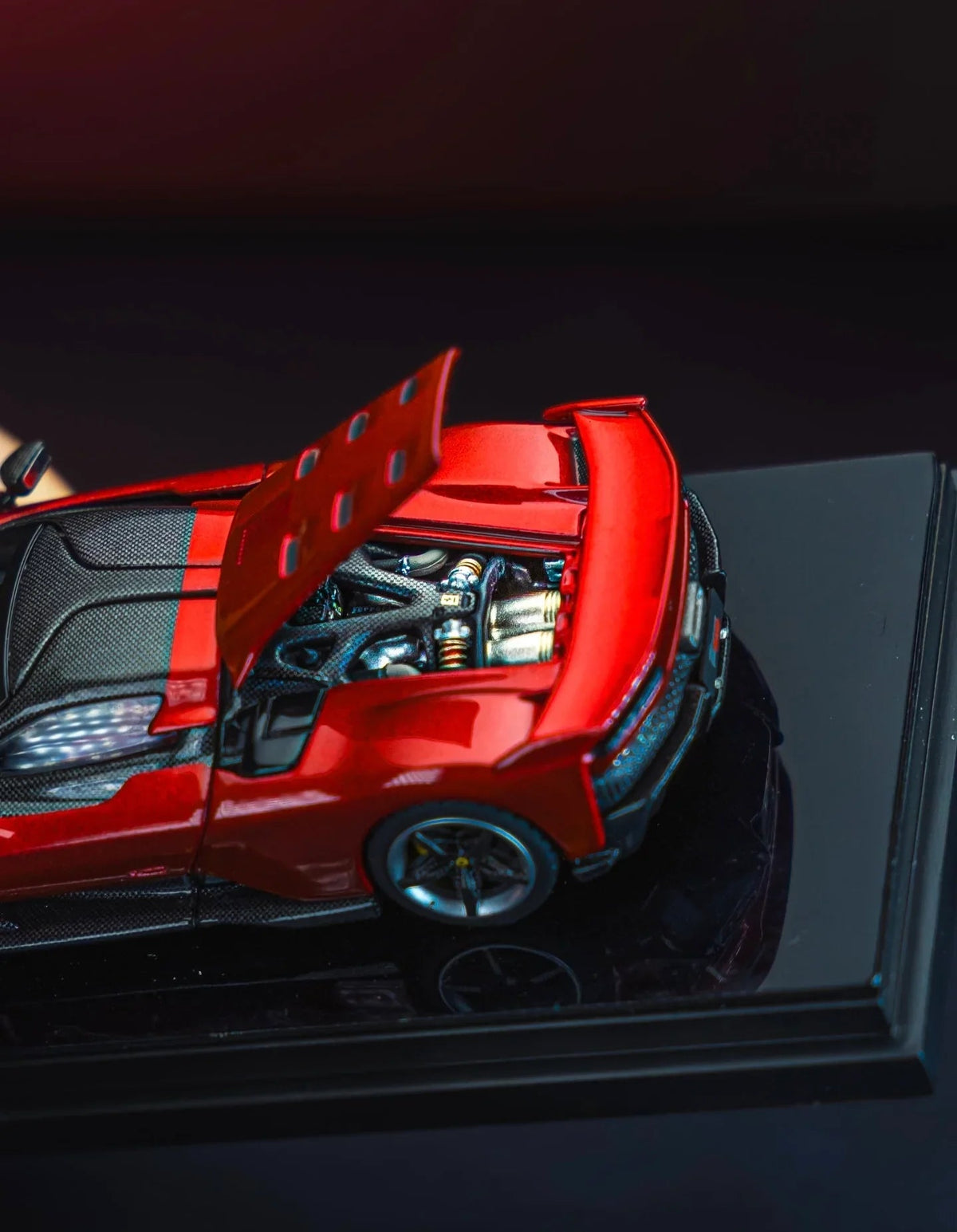 Ferrari F80 Rosso Supercar, 1:64 Scale — image 9