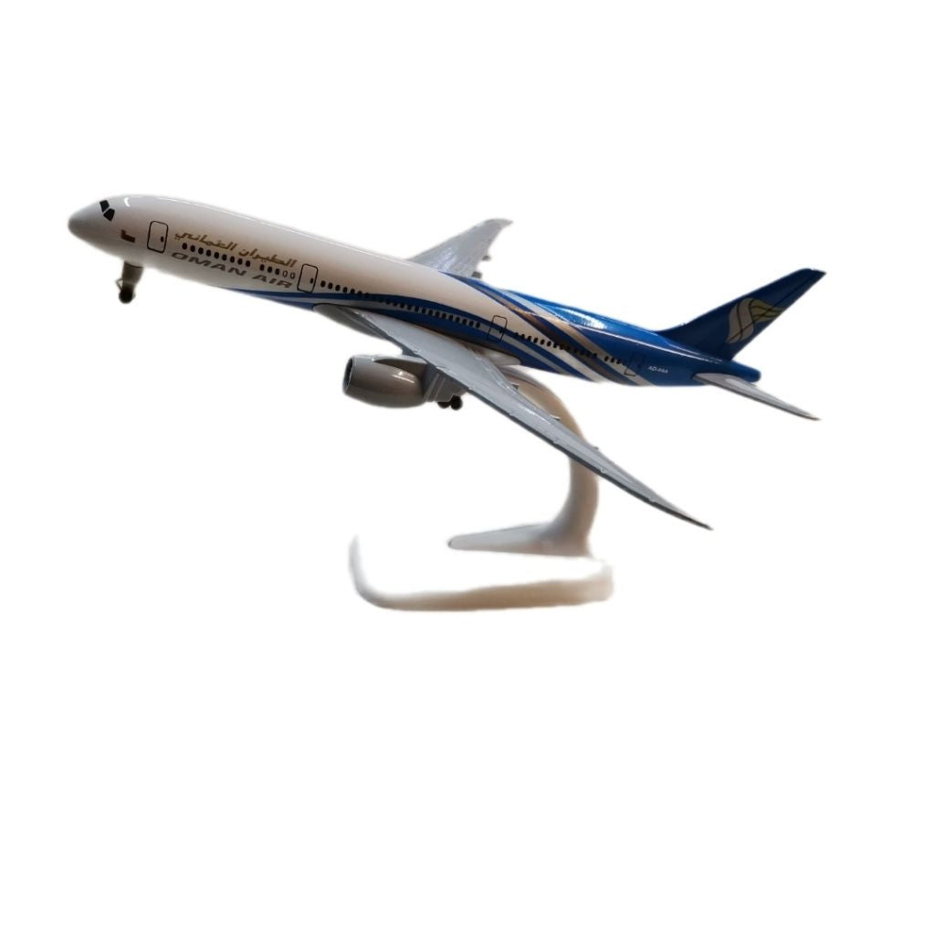 Oman Air B787 Airplane Model — image 1