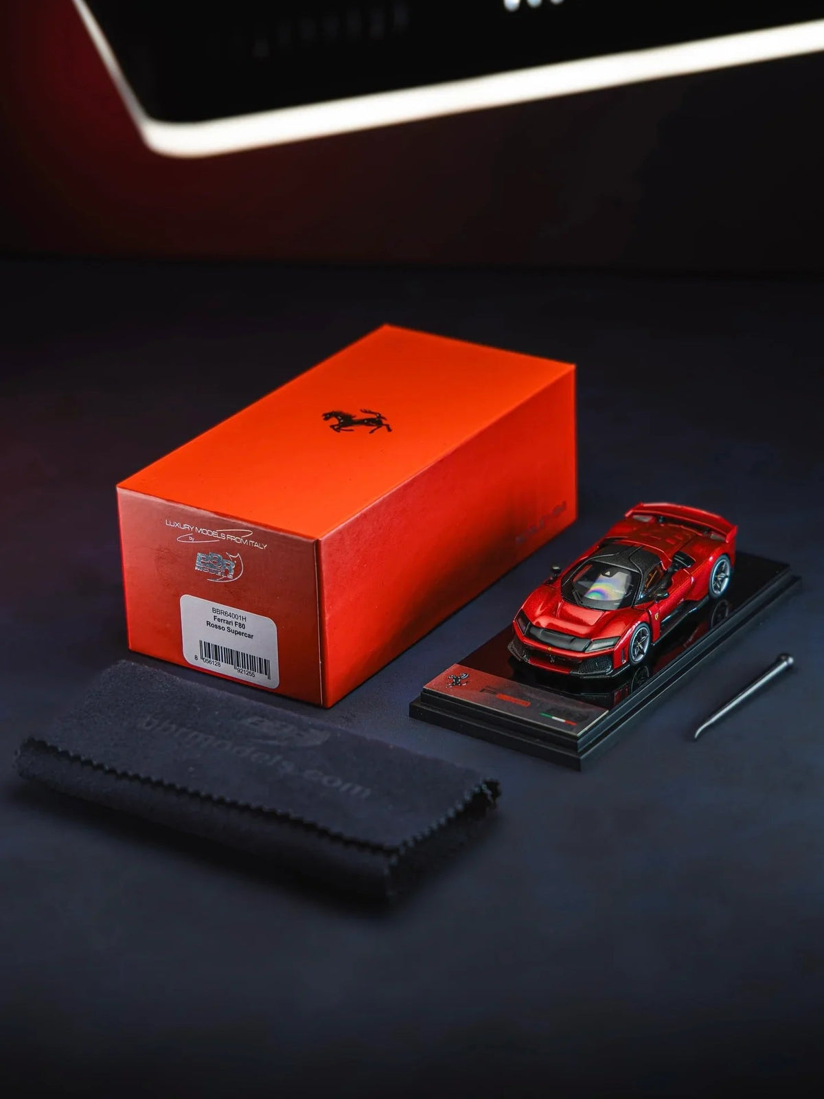 Ferrari F80 Rosso Supercar, 1:64 Scale — image 6