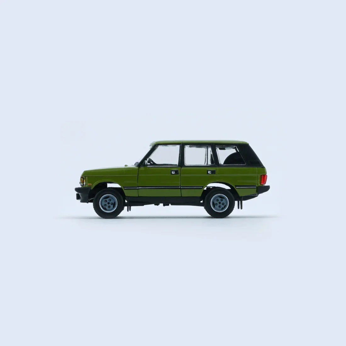 Land Rover Range Rover Classic LSE-Classic, 1:64 Scale (Green) — image 2