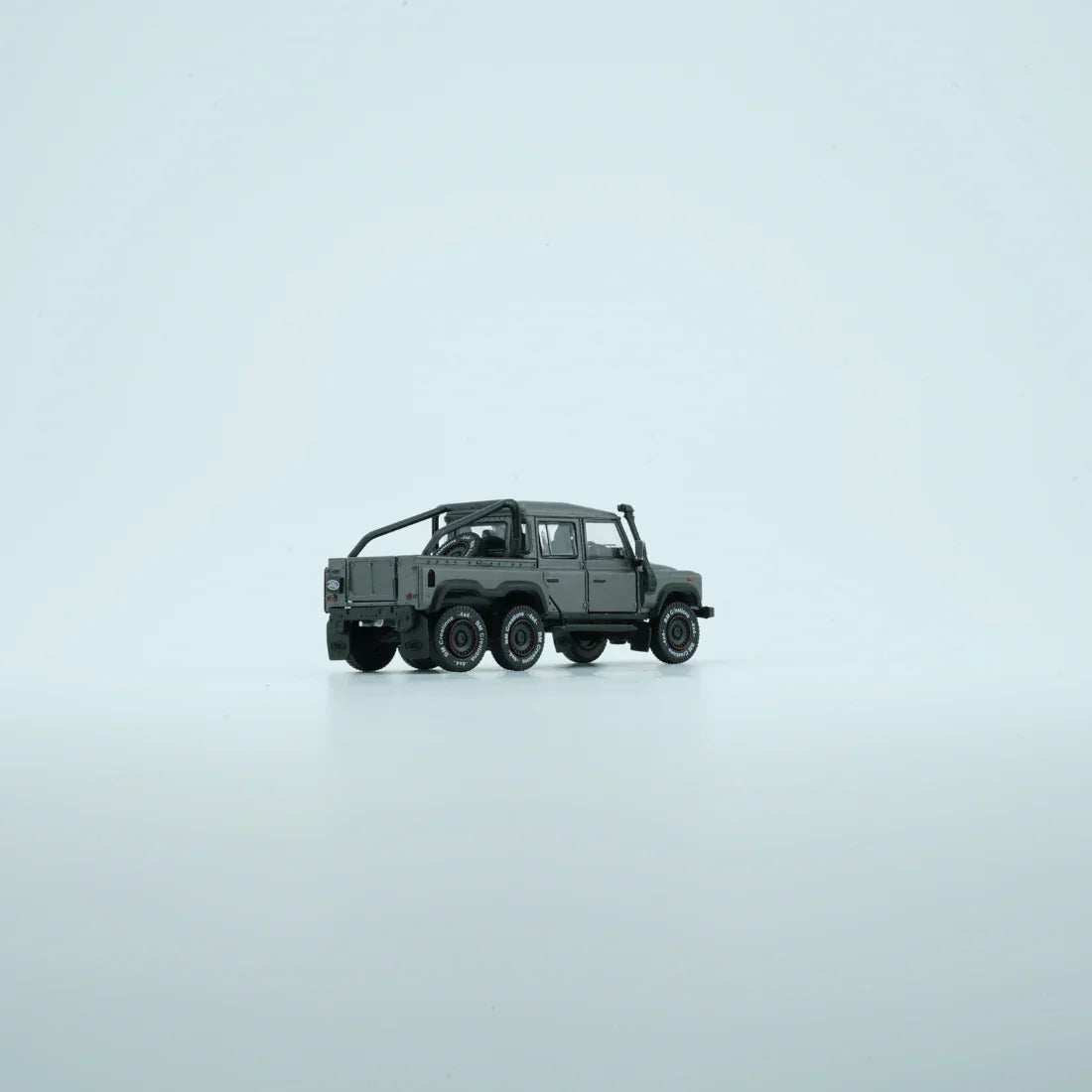 Land Rover Defender 110 PickUp 6x6 Acc Pack 2016, 1:64 Scale (Dark Grey / Silver) — image 4