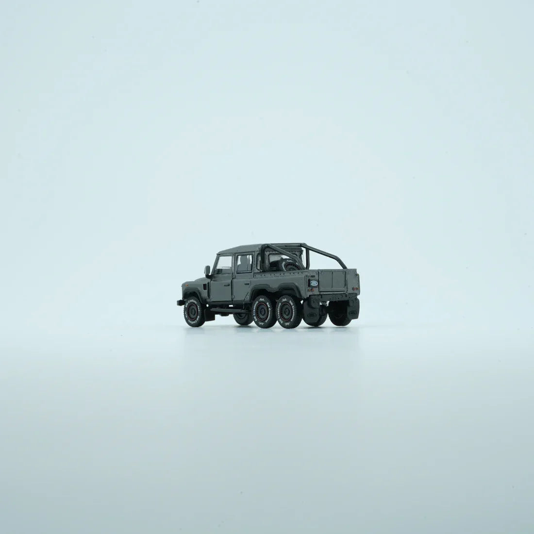 Land Rover Defender 110 PickUp 6x6 Acc Pack 2016, 1:64 Scale (Dark Grey / Silver) — image 2