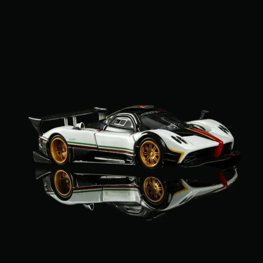 *HEC 2026* Pagani Zonda R, 1:64 Scale (White) — image 9
