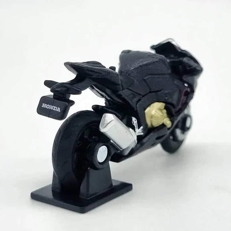 Tomica No.04 Honda CBR 1000RR, 1:32 Scale (Black) — image 3