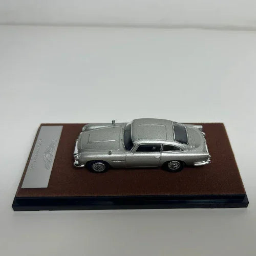 Aston Martin DB5, 1:64 Scale (Silver) — image 2