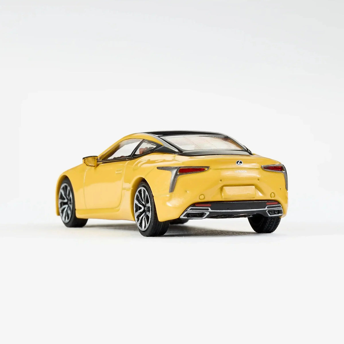 Lexus LS 500H 2020, 1:64 Scale (Yellow) — image 3