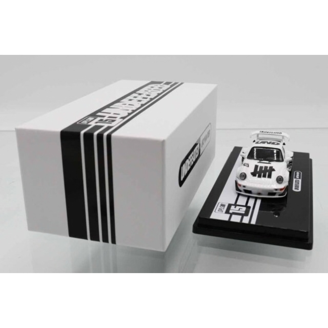 *TASKL 2026* RWB 964, 1:64 Scale (White) — image 2