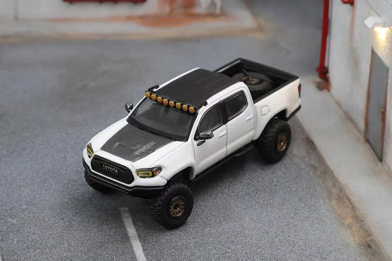 Toyota Tacoma TRD Pro 2022, 1:64 Scale (White) — image 1