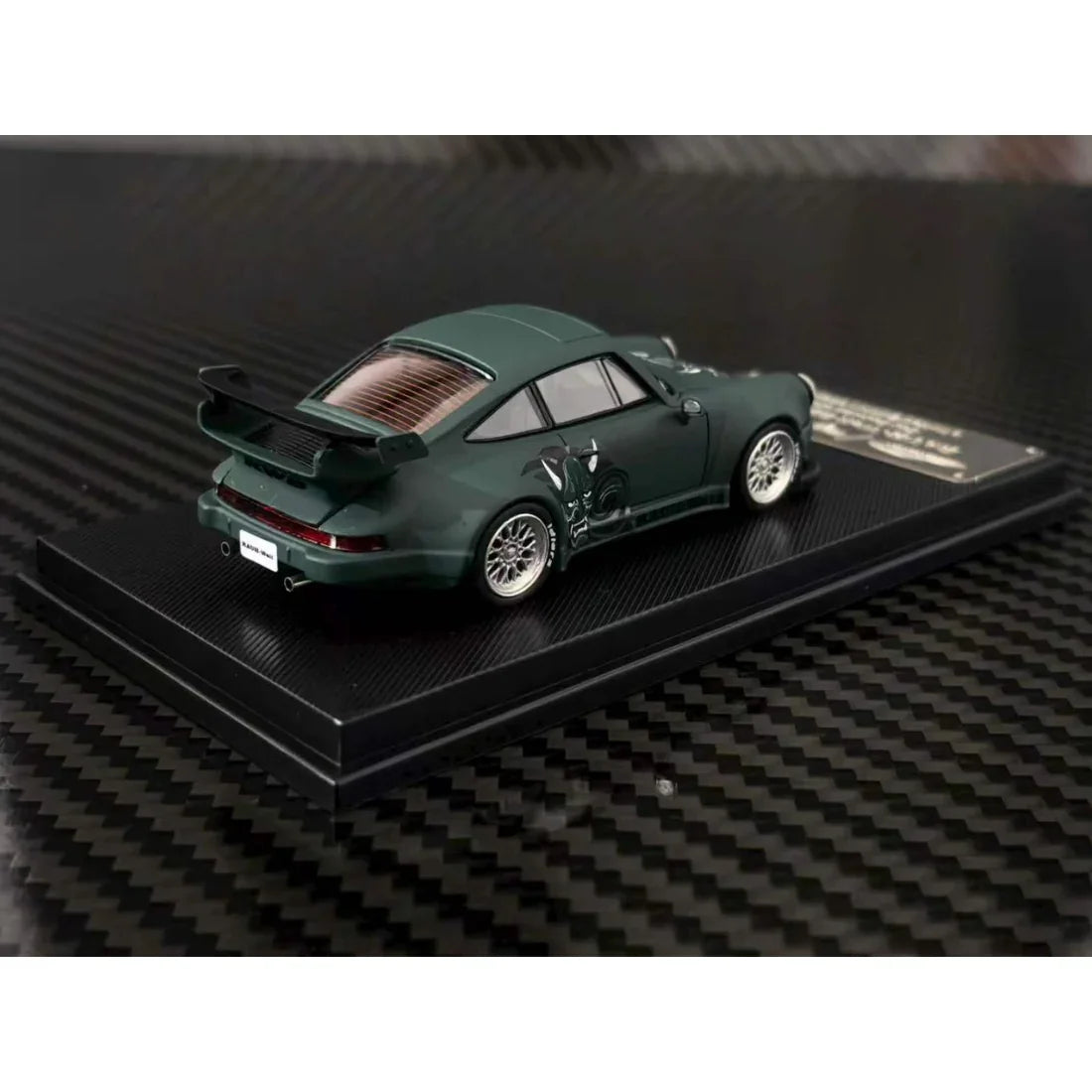 *PRE-ORDER* Porsche diecast RWB 930 GT Wing (Hanna Mask Borisov Mask), 1:64 Scale (Green) — image 2