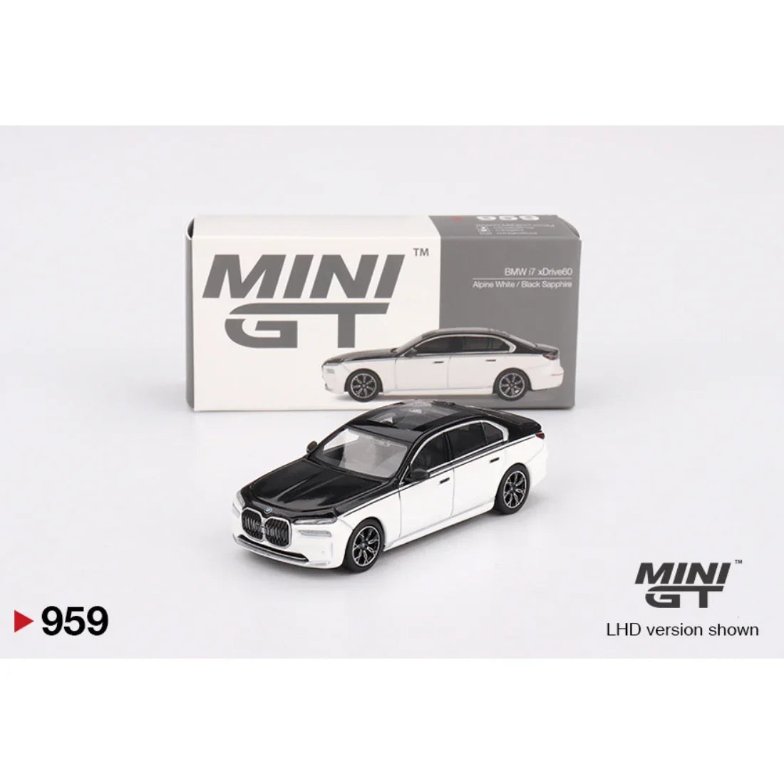BMW i7 xDrive60 Alpine White / Black Sapphire, 1:64 Scale — image 1