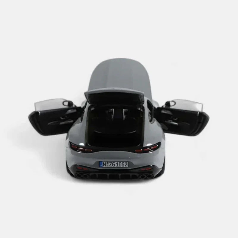 Mercedes-AMG GT 43, 1:18 Scale (Alpingrey) — image 3