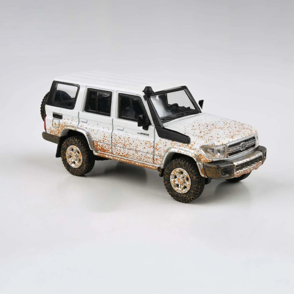 Toyota Land Cruiser 76 Off Road Effect LHD, 1:64 Scale (White) — image 3