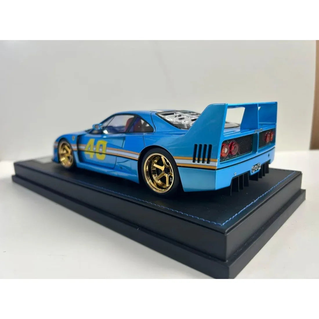 Larry Wood International Diecast Show The legend Asia Tour Ferrari F40 Resin (Limited to 30) 2026, 1:18 Scale (Blue) — image 2
