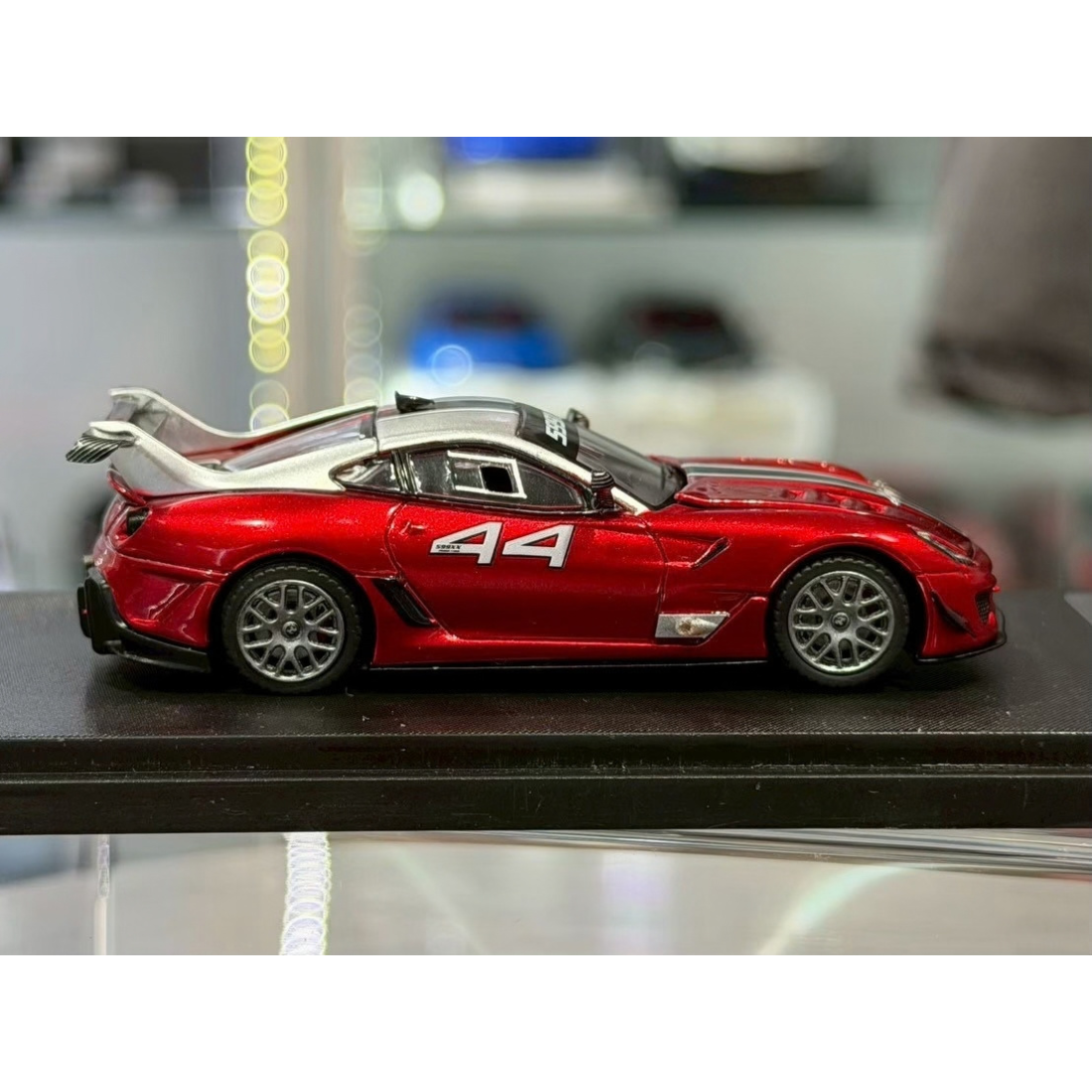 Ferrari 599XX EVO, 1:64 Scale — image 3
