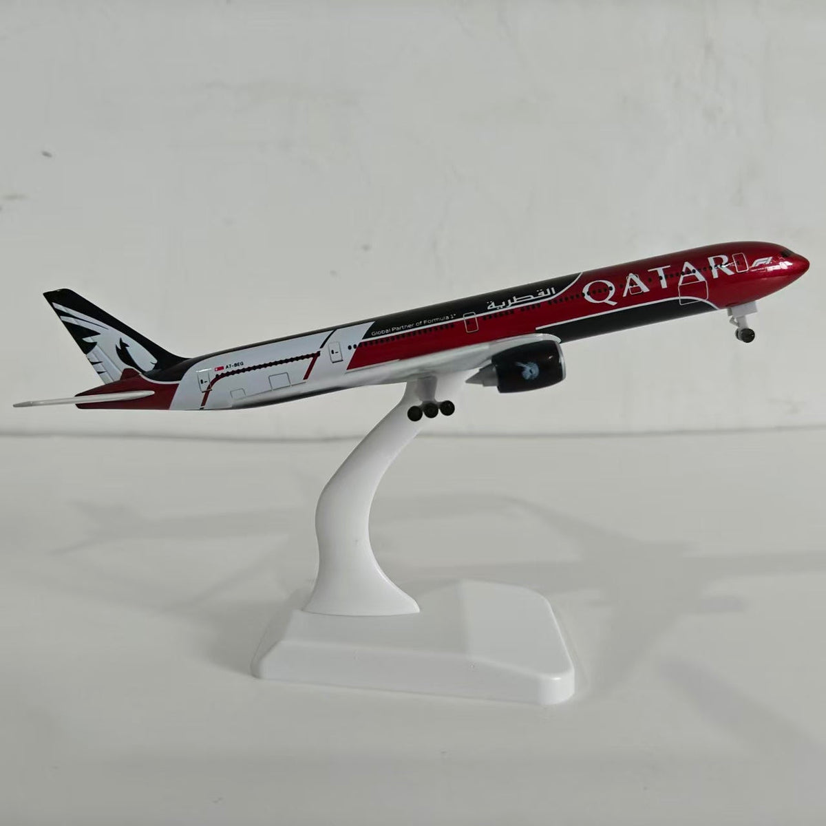 Qatar Airways Formula 1 Special Livery Boeing 777-300ER — image 4