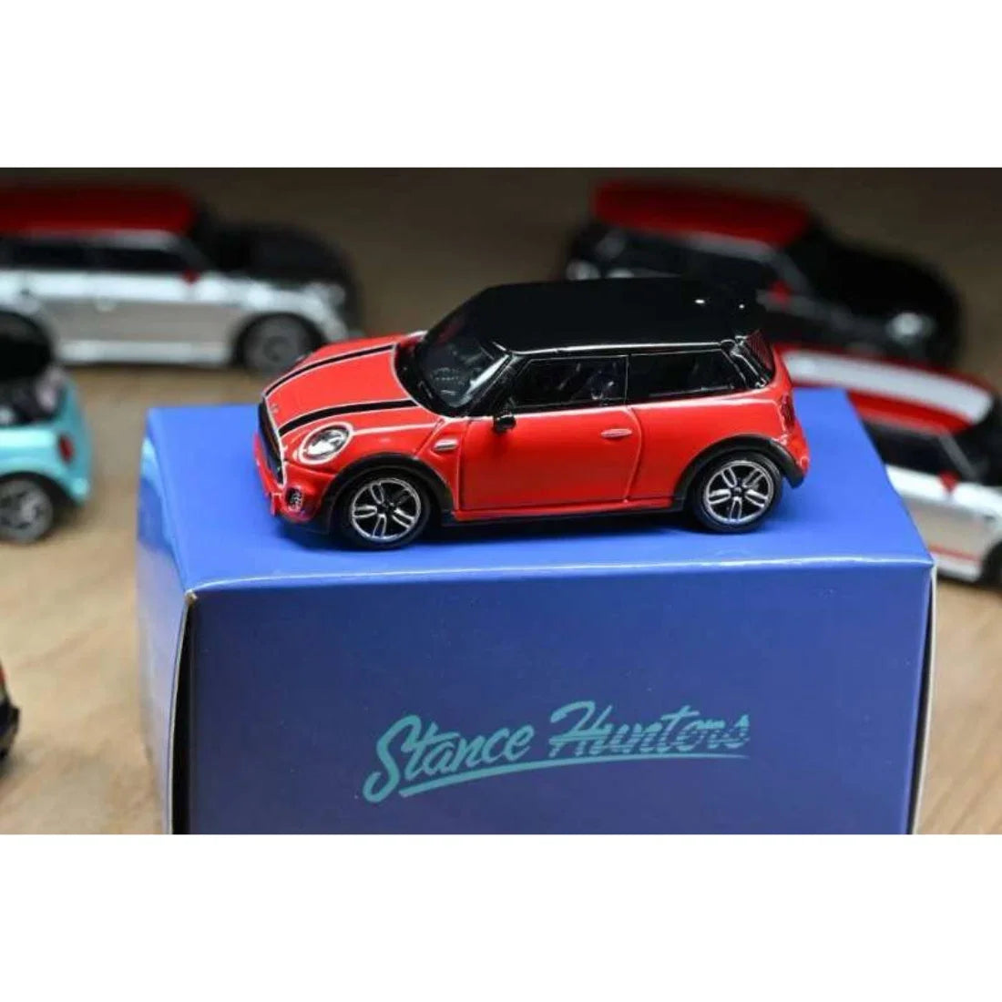 Mini Cooper Red with Black Roof Top, 1:64 Scale — image 1