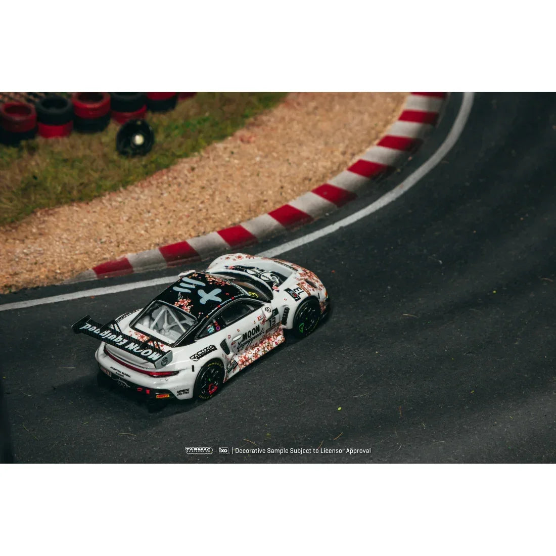 *PRE-ORDER* Porsche diecast 911 GT3 R Suzuka 1000km Intercontinental GT Challenge Phantom Global Racing Sun Jingzu / Adderly Fong / Nico Menzel 2025, 1:64 Scale — image 6