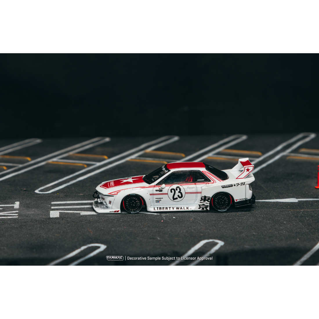 *PRE-ORDER* LB-KAIDO WORKS Nissan R32 Skyline (with Trading Cards), 1:64 Scale — image 3