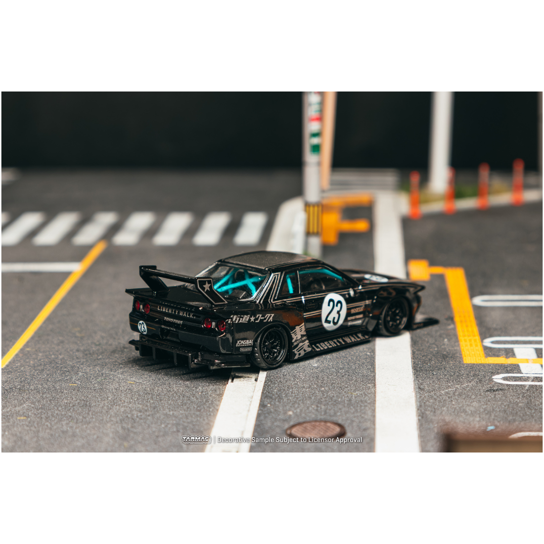 *PRE-ORDER* LB-KAIDO WORKS Nissan R32 Skyline, 1:64 Scale (Black) — image 5