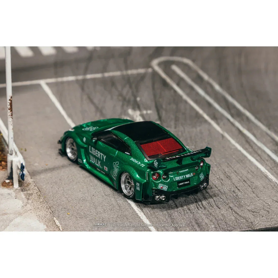 *PRE-ORDER* LB-Silhouette WORKS GT NISSAN 35GT-RR, 1:64 Scale (Emerald Green) — image 3