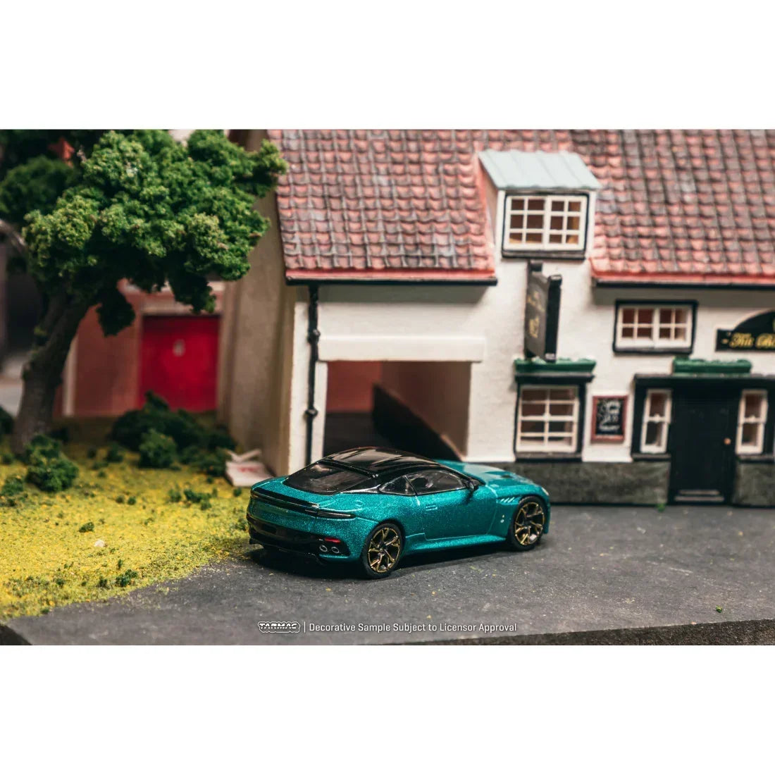 *PRE-ORDER* Aston Martin DBS Superleggera Chance of Chase Car, 1:64 Scale (Green Metallic) — image 4