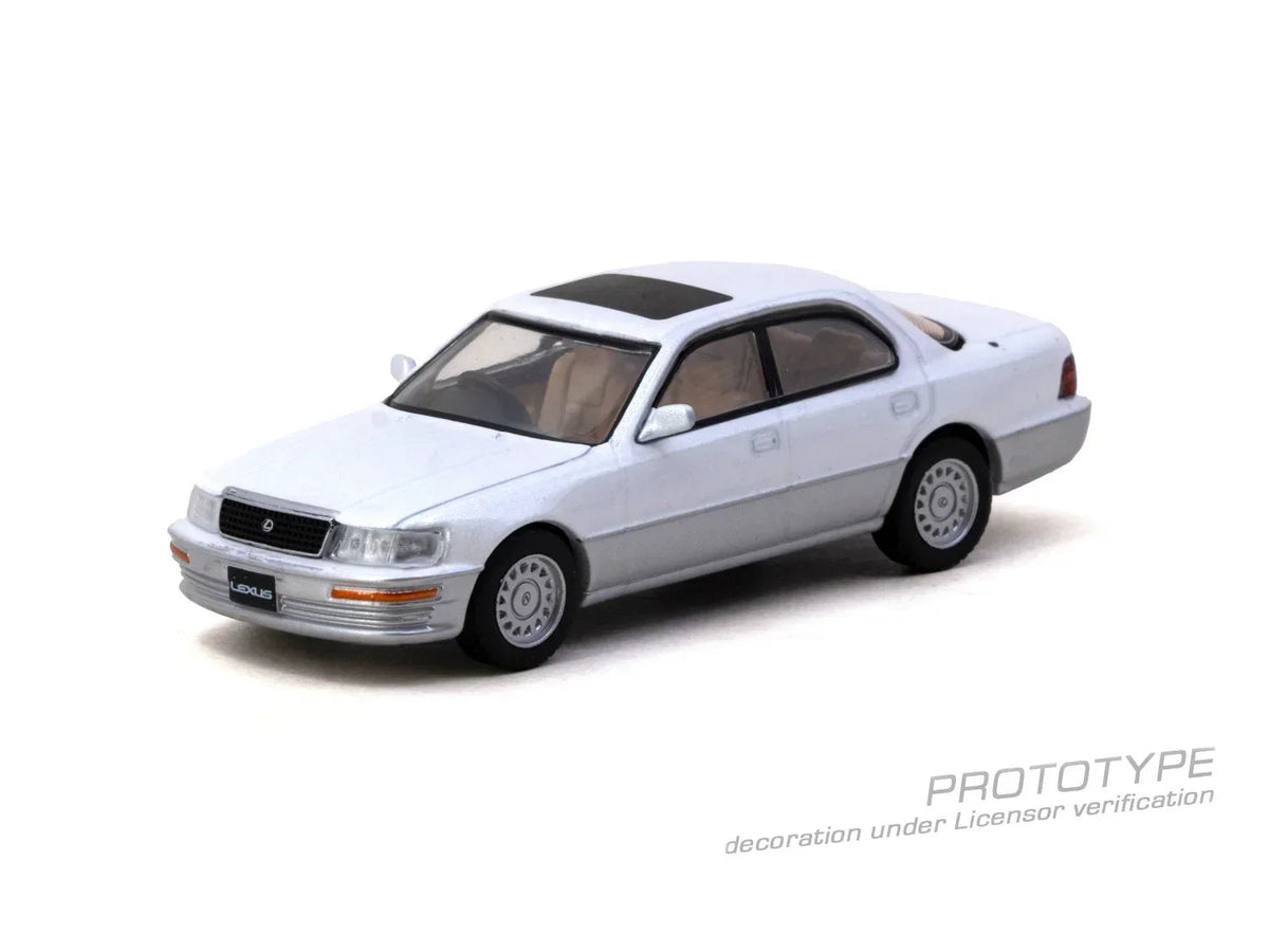 *PRE-ORDER* Lexus LS400 (UCF10) Chance of Chase Car (Blister Pack), 1:64 Scale (Pearl White) — image 5