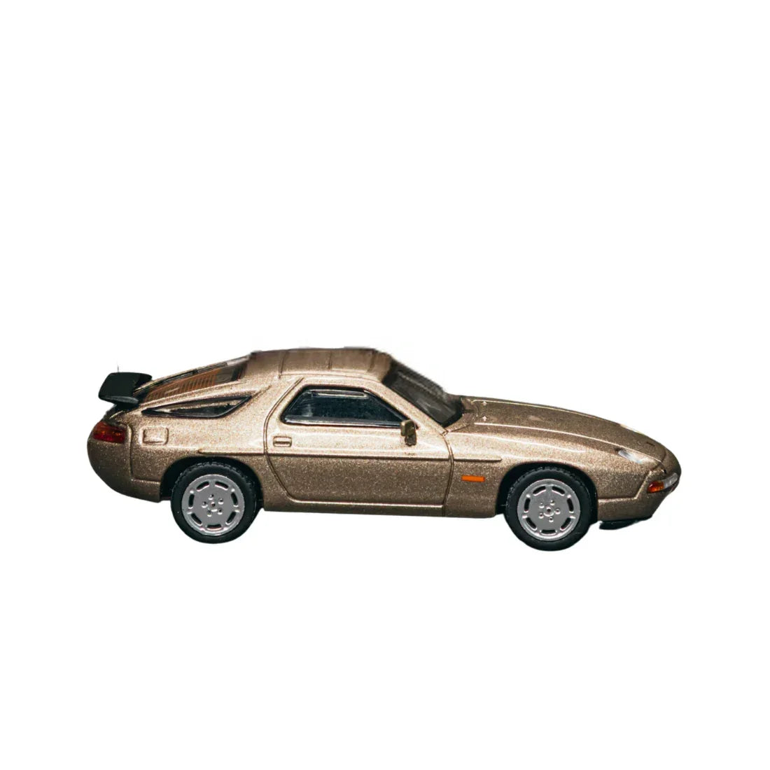 *PRE-ORDER* Porsche diecast 928 S4 Chance of Chase Car (with Pop-Ip Head-Lights), 1:64 Scale (Platinum Metallic) — image 4
