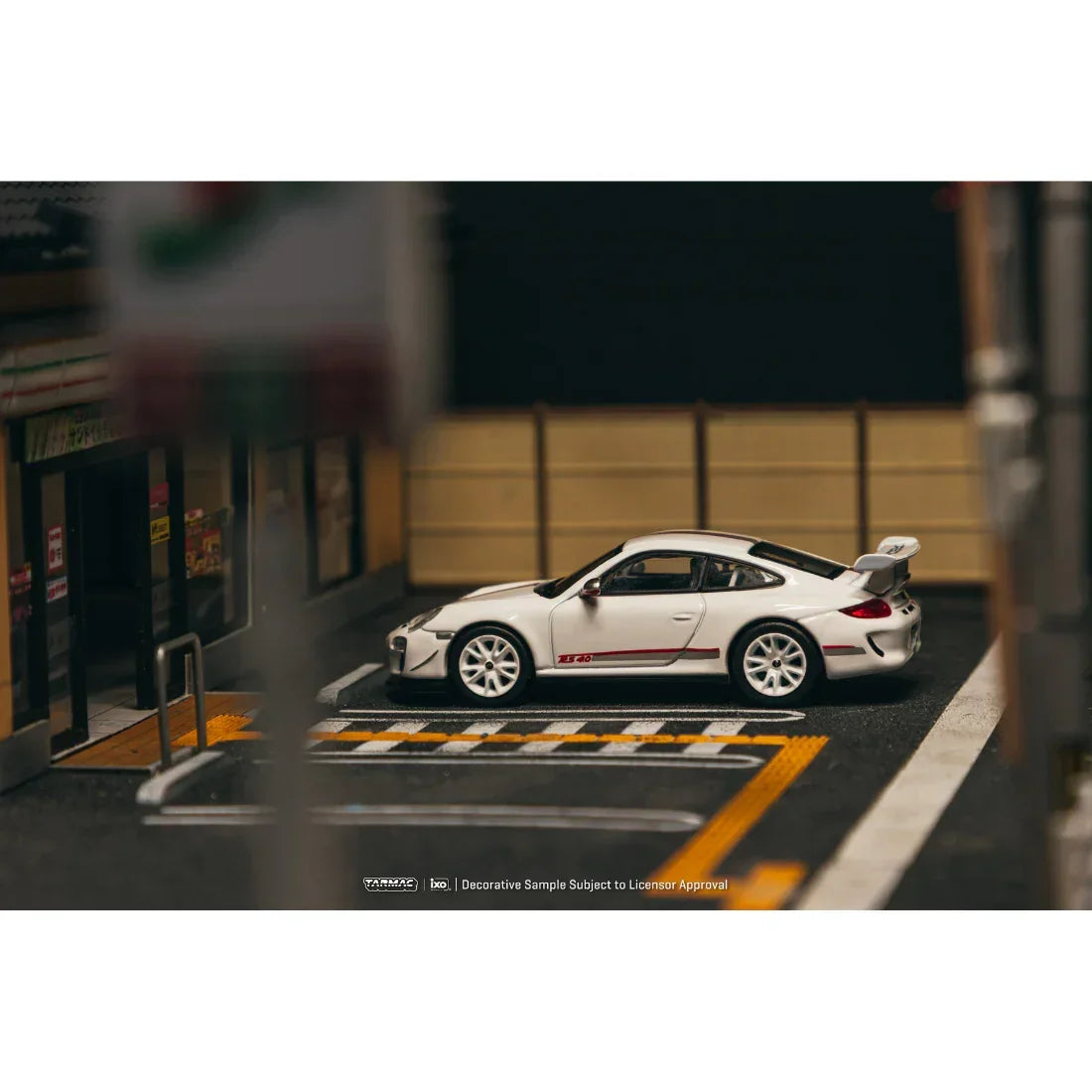 *PRE-ORDER* Porsche diecast 911 GT3 RS 4.0 (997.2) Chance of Chase Car, 1:64 Scale (White) — image 3