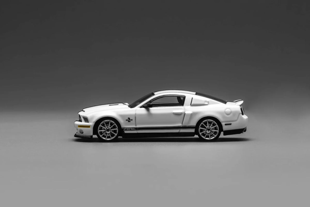 Ford Mustang Shelby GT500 Super Snake 2007, 1:64 Scale (White) — image 3