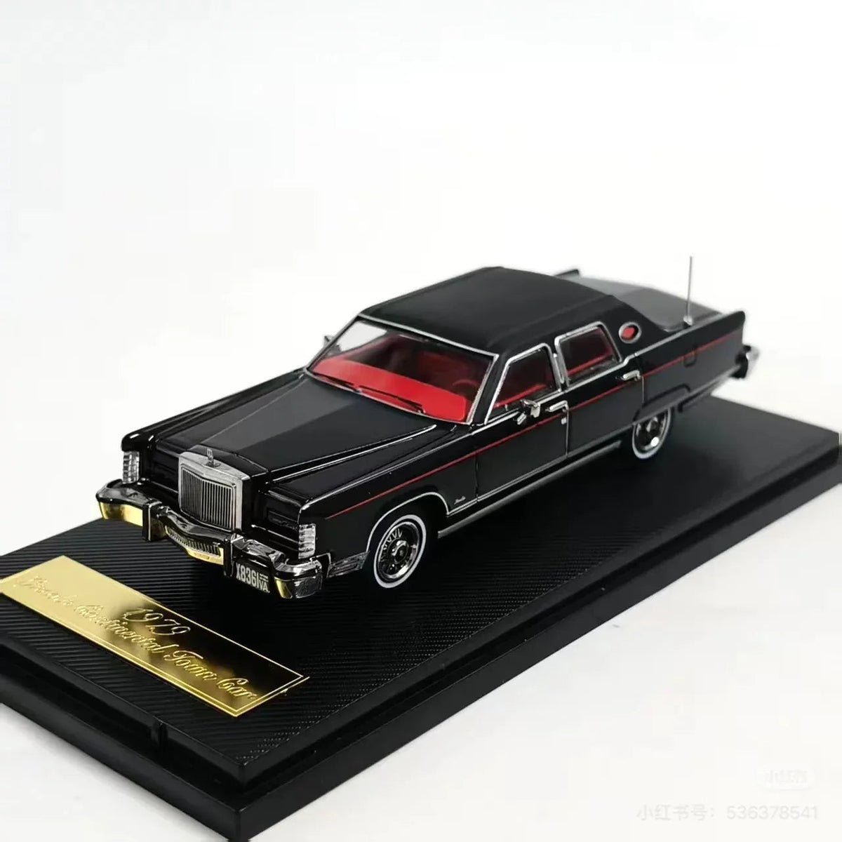Lincoln Continental 1979 Town Car (Limited to 999pcs), 1:64 Scale — image 2