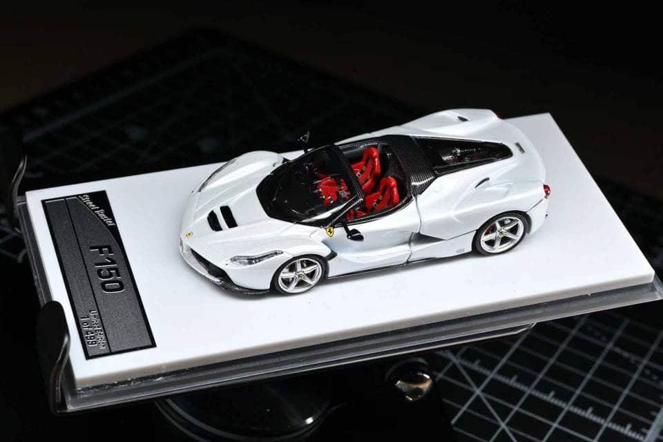 *PRE-ORDER* Laferrari Aperta (F150) Bianco, 1:64 Scale (White) — image 1