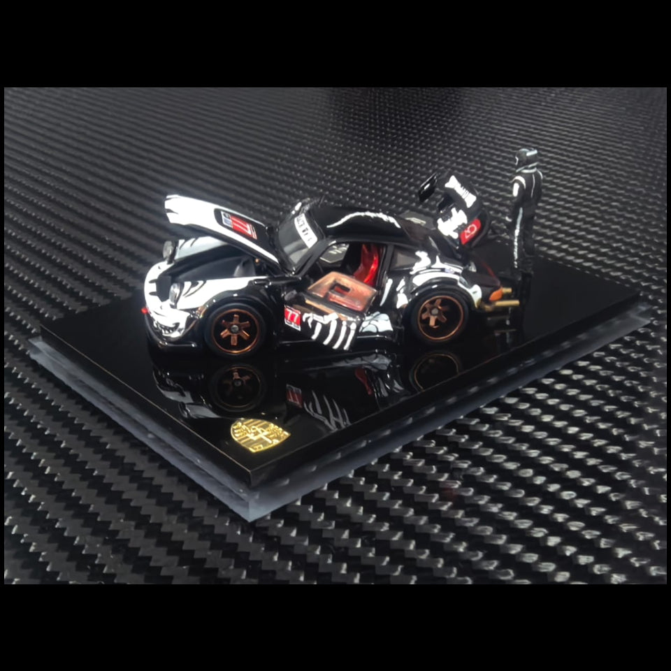 *PRE-ORDER* RWB930 GT Wing (Open-Engin & Rear Hoods+Doors, Visible Engine) Skeleton Dinosaur Livery with Figure, 1:64 Scale — image 2