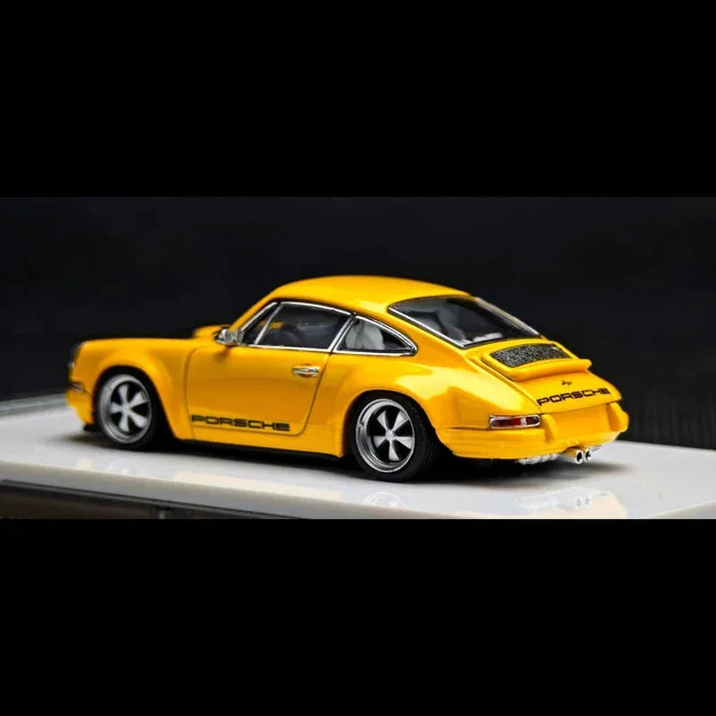 Porsche diecast 911 Carrera RS 2.7 (1973) (Ducktail Version) Limited to 999, 1:64 Scale (Yellow) — image 3