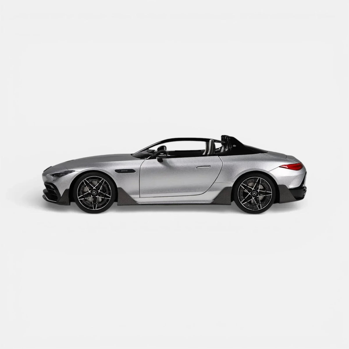 Mercedes-AMG PureSpeed, 1:18 Scale (Silver) — image 2