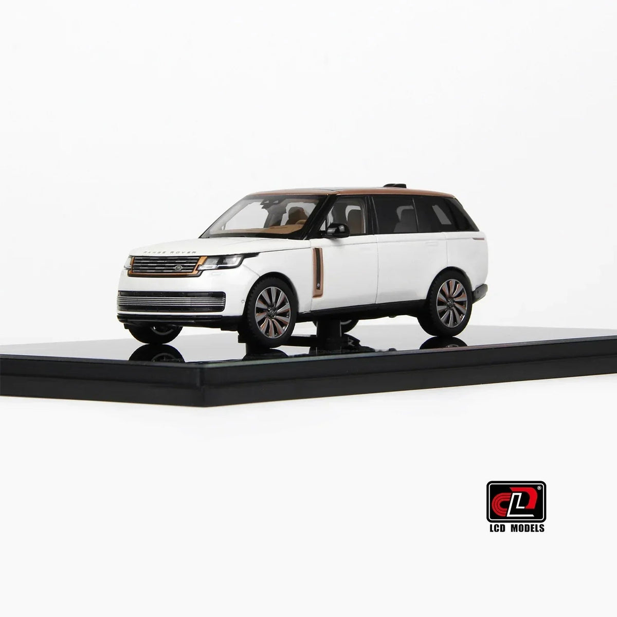 Land Rover Range Rover SV SERENITY, 1:43 Scale (White) — image 2