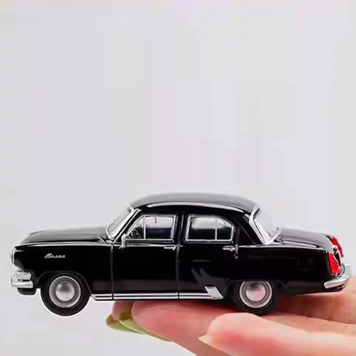 GAZ-21 Volga, 1:64 Scale (Black) — image 3