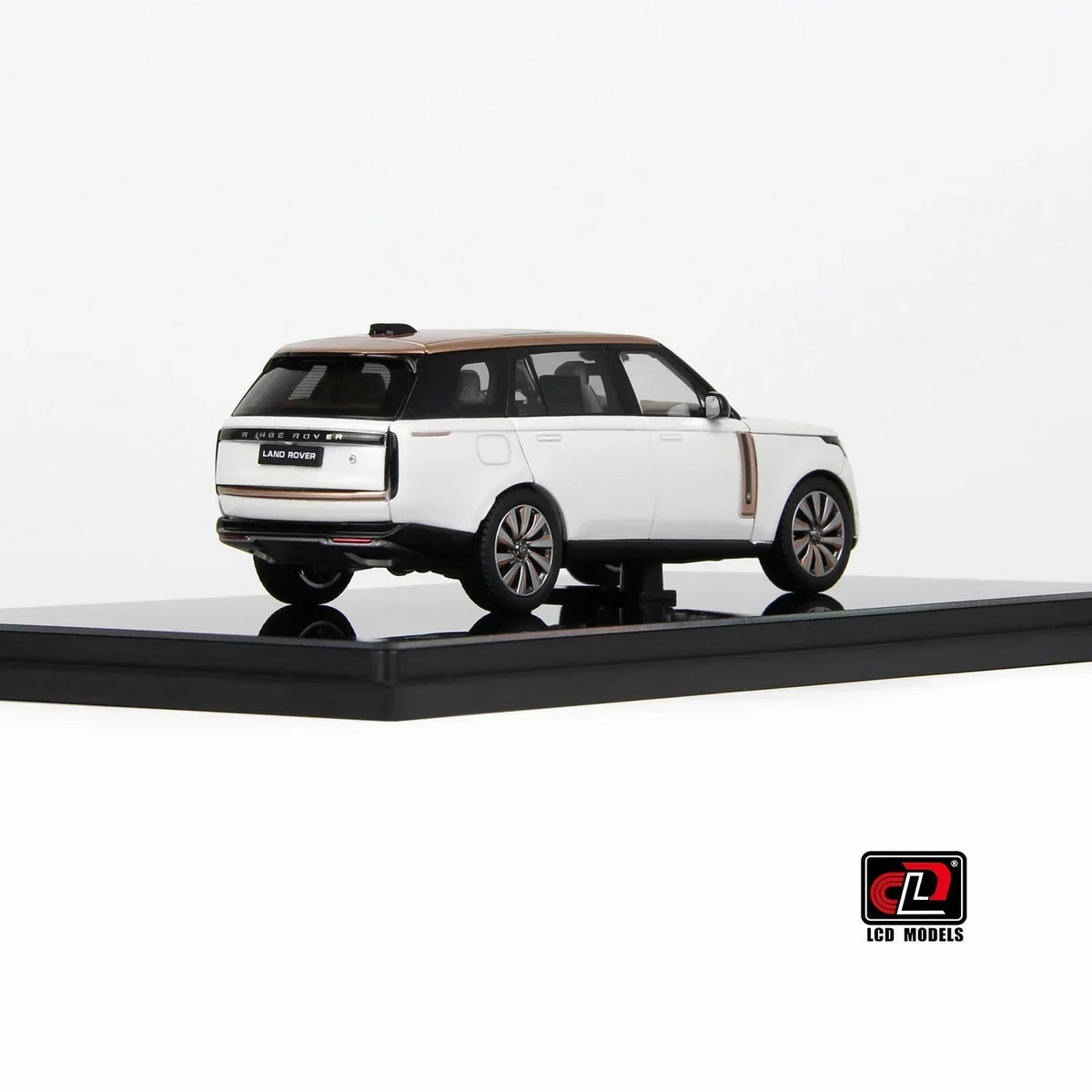 Land Rover Range Rover SV SERENITY, 1:43 Scale (White) — image 3