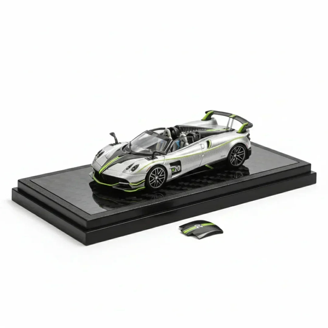 Pagani Huayra Roadster BC Shanghai Toy Fair Special Package 2025, 1:64 Scale (Silver Green) — image 1