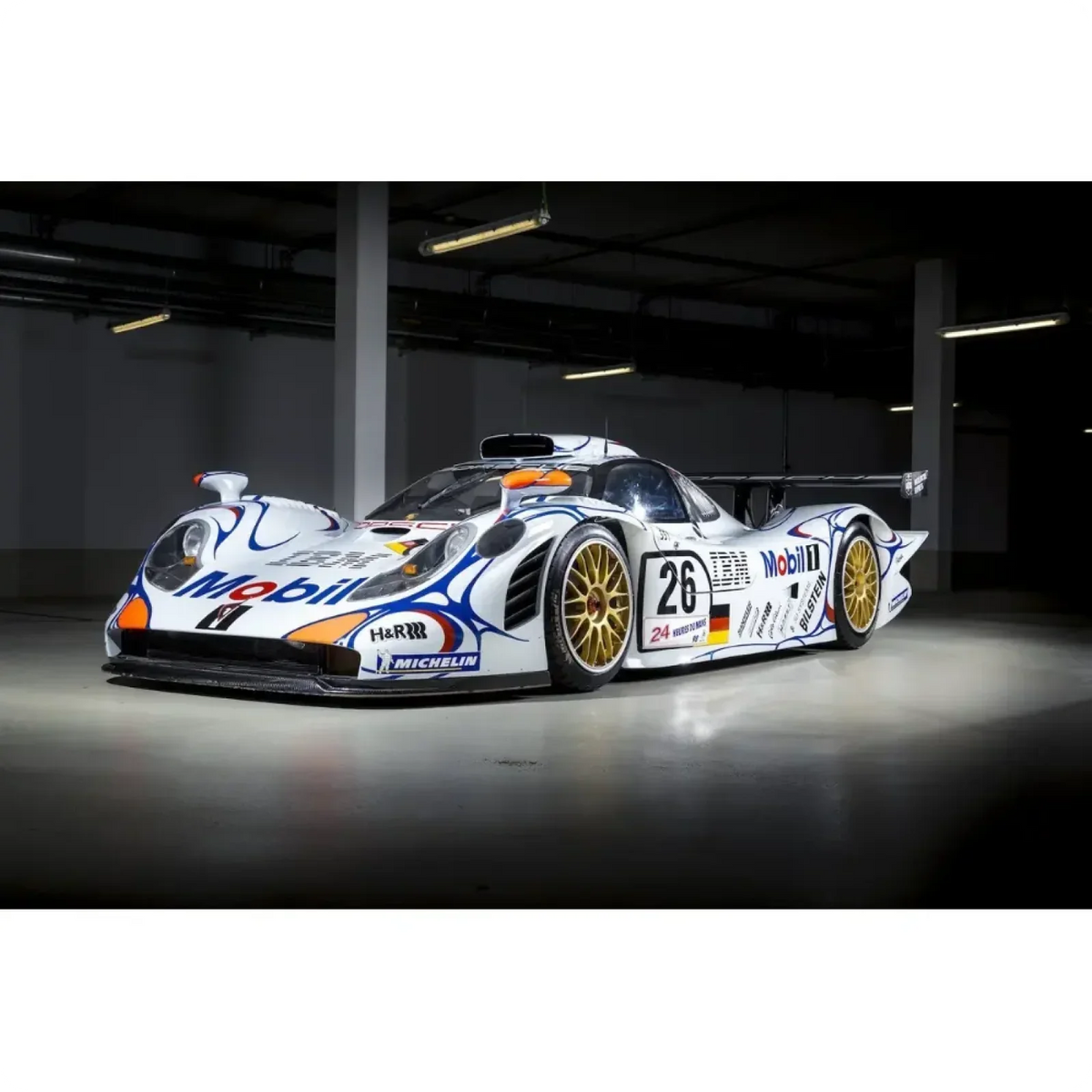 Porsche diecast 911 GTI LM 1998, 1:64 Scale — image 4
