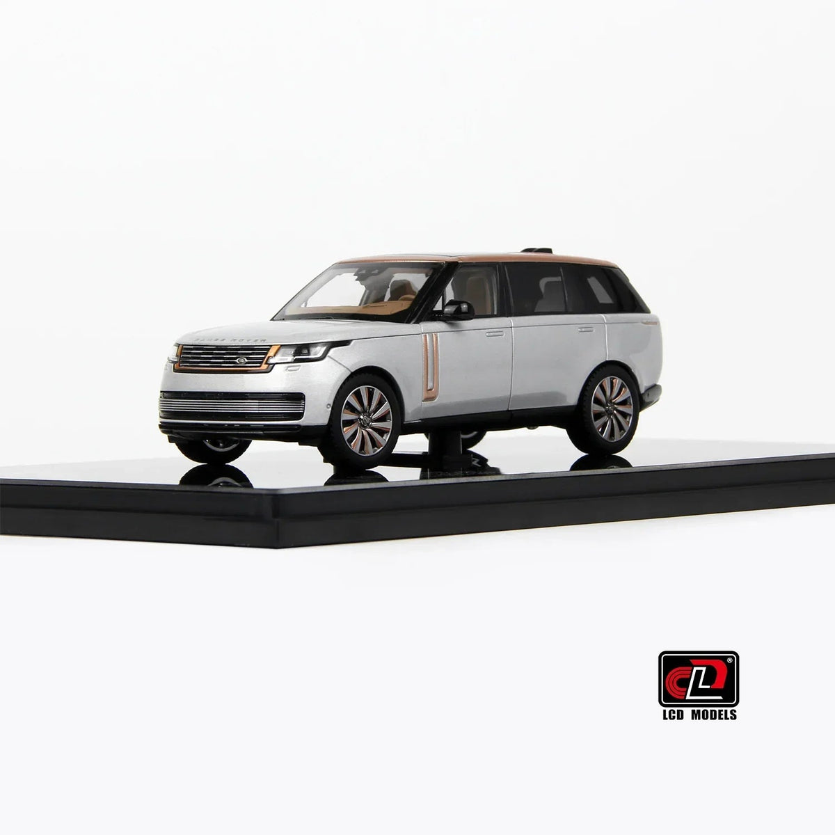 Land Rover Range Rover SV SERENITY, 1:43 Scale (Silver) — image 1