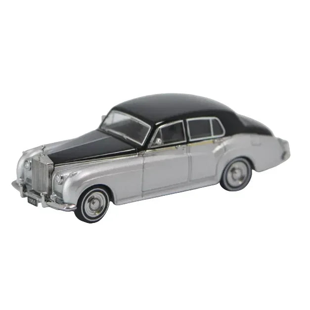 Rolls Royce Silver Cloud 1955, 1:64 Scale (Silver & black) — image 1
