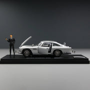 James Bond 007 Aston Martin DB5, 1:43 Scale (Silver) — image 1