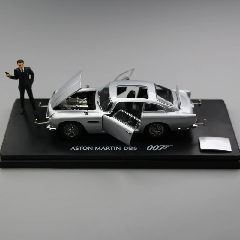 James Bond 007 Aston Martin DB5, 1:43 Scale (Silver) — image 2