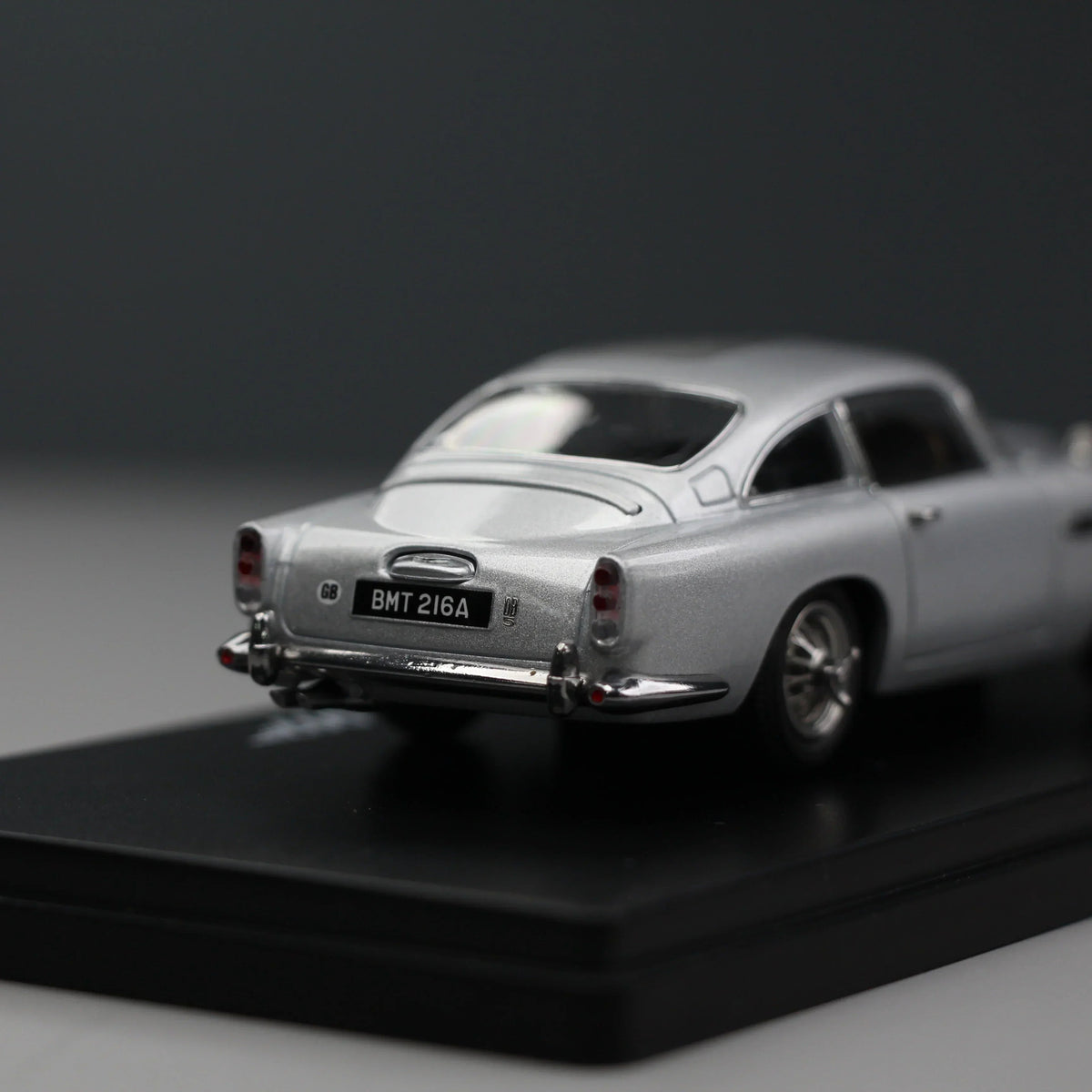 James Bond 007 Aston Martin DB5, 1:43 Scale (Silver) — image 7