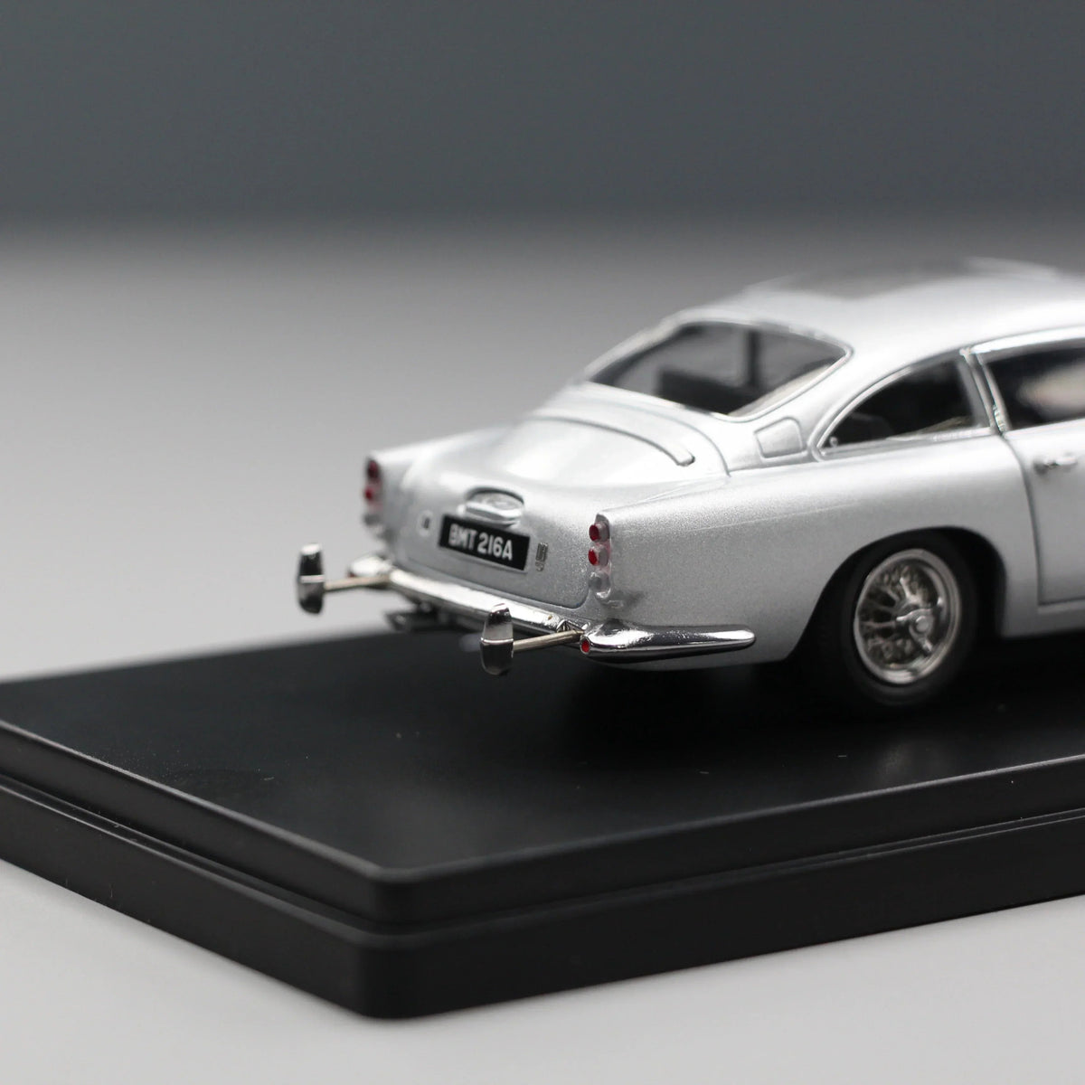 James Bond 007 Aston Martin DB5, 1:43 Scale (Silver) — image 8