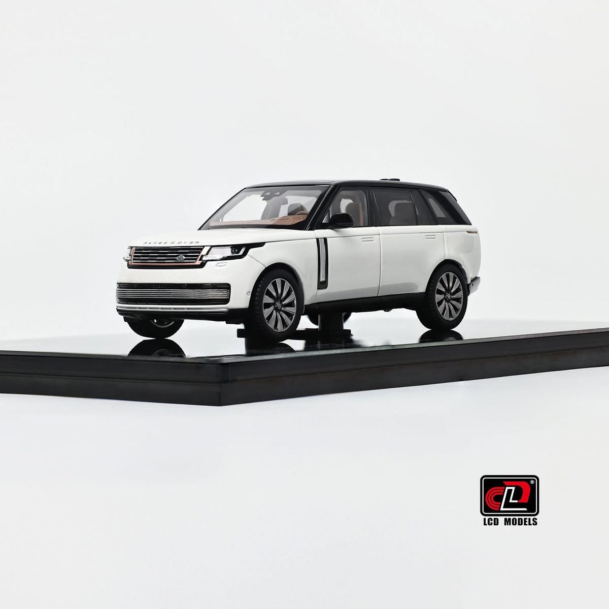 Land Rover Range Rover SV SERENITY, 1:43 Scale (White with Black Roof) — image 2