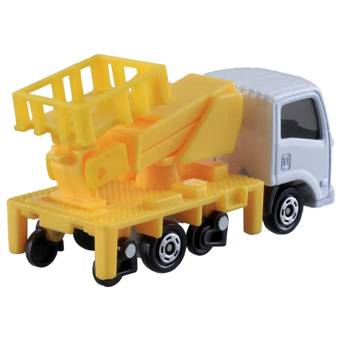 Tomica No.17 Isuzu ELF Road Railer, 1:64 Scale (Yellow) — image 3