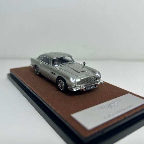 Aston Martin DB5, 1:64 Scale (Silver) — image 7